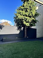 5-bed Apartment in Altrincham Near Airport