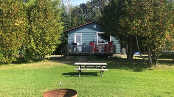 Staying by the Lakeside Cottages