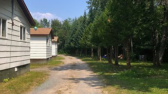Staying by the Lakeside Cottages