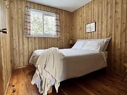 Staying by the Lakeside Cottages