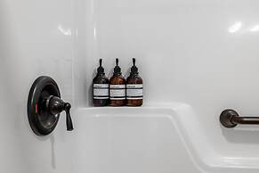 Taft at Old Mill - Pet-friendly & Near Downtown