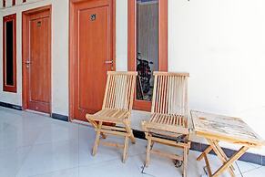 OYO 92594 Raja Ratu HomestayNearSolo Safari