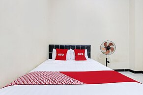 OYO 92594 Raja Ratu HomestayNearSolo Safari