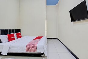 OYO 92594 Raja Ratu HomestayNearSolo Safari