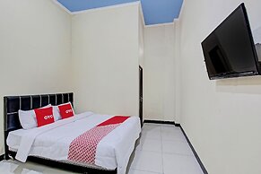 OYO 92594 Raja Ratu HomestayNearSolo Safari