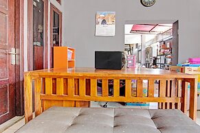 OYO 92594 Raja Ratu HomestayNearSolo Safari