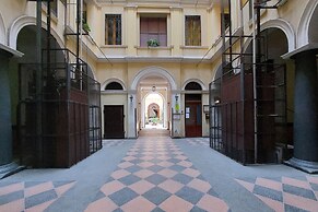 Roman Holiday Suites