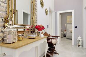 Roman Holiday Suites