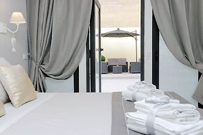 Roman Holiday Suites