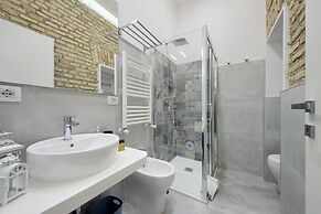 Roman Holiday Suites