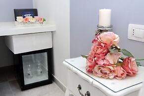 Roman Holiday Suites