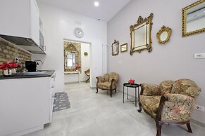 Roman Holiday Suites