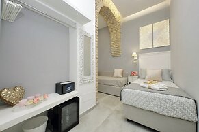 Roman Holiday Suites