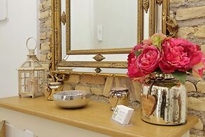 Roman Holiday Suites