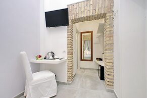 Roman Holiday Suites