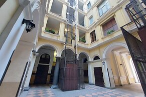 Roman Holiday Suites