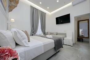 Roman Holiday Suites
