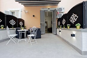 Roman Holiday Suites