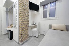 Roman Holiday Suites