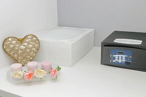 Roman Holiday Suites