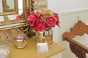 Roman Holiday Suites