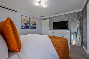 Brand New Corner Lot Pond View Vacation Home