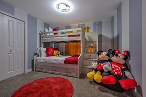 Brand New Corner Lot Pond View Vacation Home