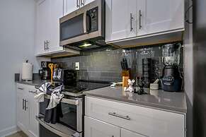 Brand New Corner Lot Pond View Vacation Home