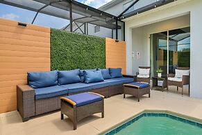 Brand New Corner Lot Pond View Vacation Home