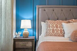 Brand New Corner Lot Pond View Vacation Home