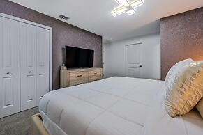 Brand New Corner Lot Pond View Vacation Home