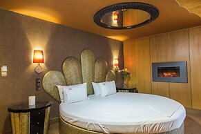 Ruby Rooms Kifisia  Adults Only