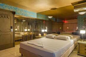 Ruby Rooms Kifisia  Adults Only