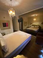 Ruby Rooms Kifisia  Adults Only
