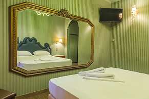 Ruby Rooms Kifisia  Adults Only