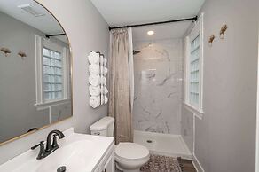 Luxe Spot Suites