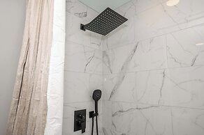 Luxe Spot Suites