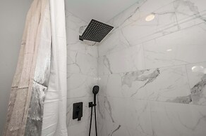 Luxe Spot Suites