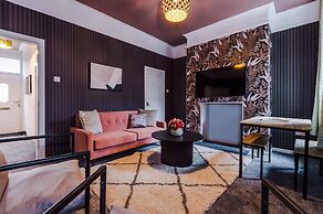 Newly Renovated home-Manchester