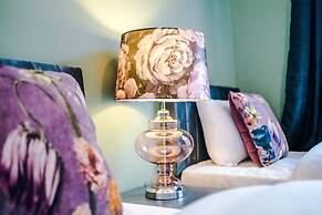 Newly Renovated home-Manchester