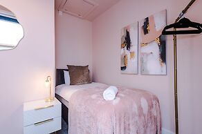 Newly Renovated home-Manchester