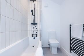 Newly Renovated home-Manchester