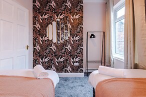 Newly Renovated home-Manchester