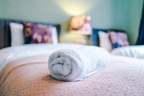 Newly Renovated home-Manchester