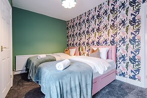 Newly Renovated home-Manchester