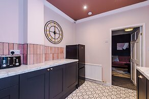 Newly Renovated home-Manchester