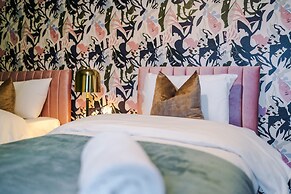 Newly Renovated home-Manchester