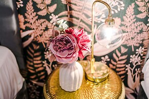 Newly Renovated home-Manchester