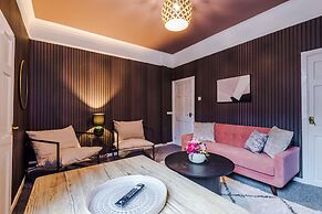 Newly Renovated home-Manchester