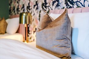 Newly Renovated home-Manchester